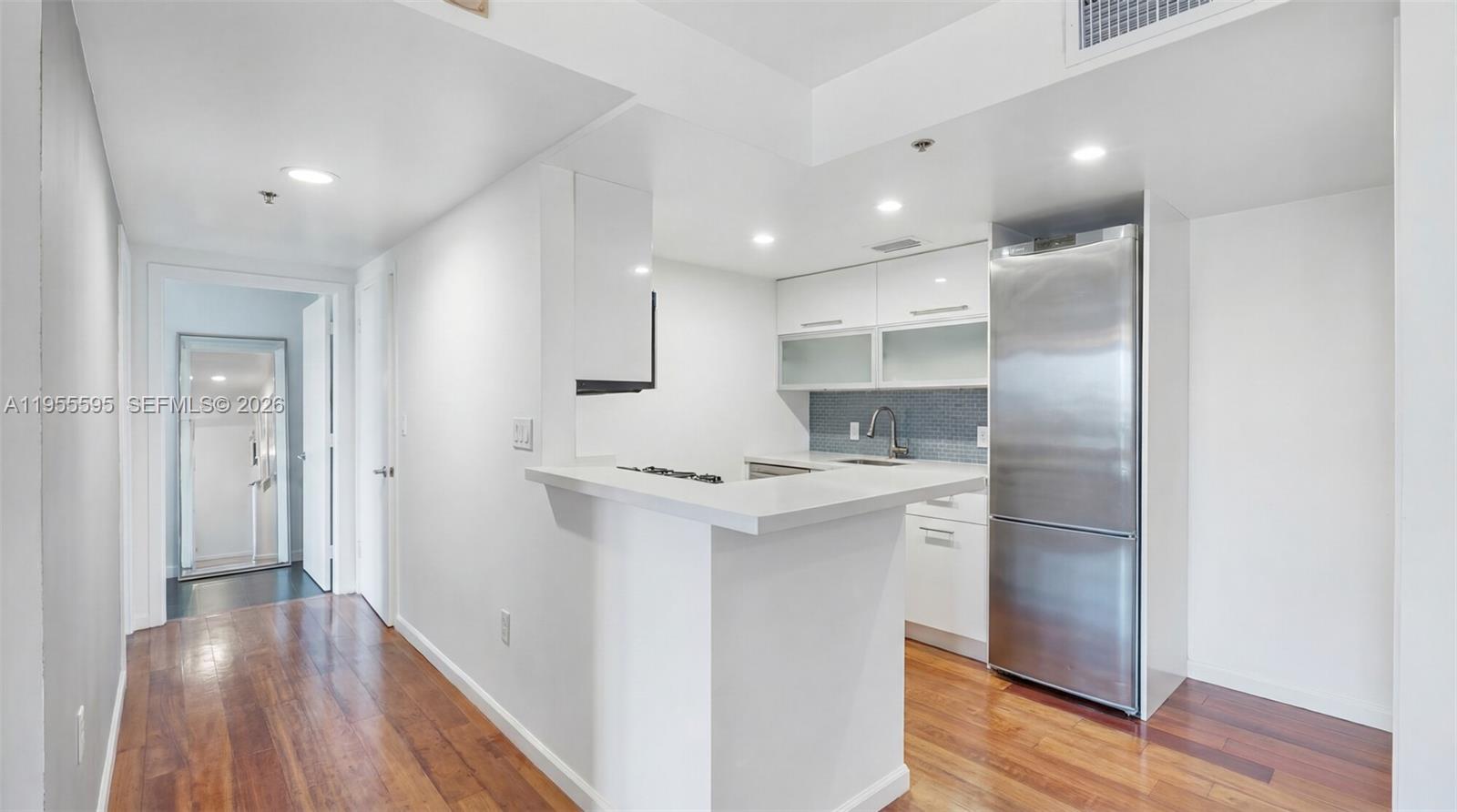 227 Michigan Ave #405 Miami Beach, FL 33139