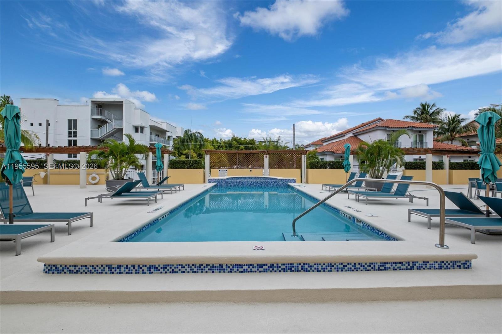 227 Michigan Ave #405 Miami Beach, FL 33139