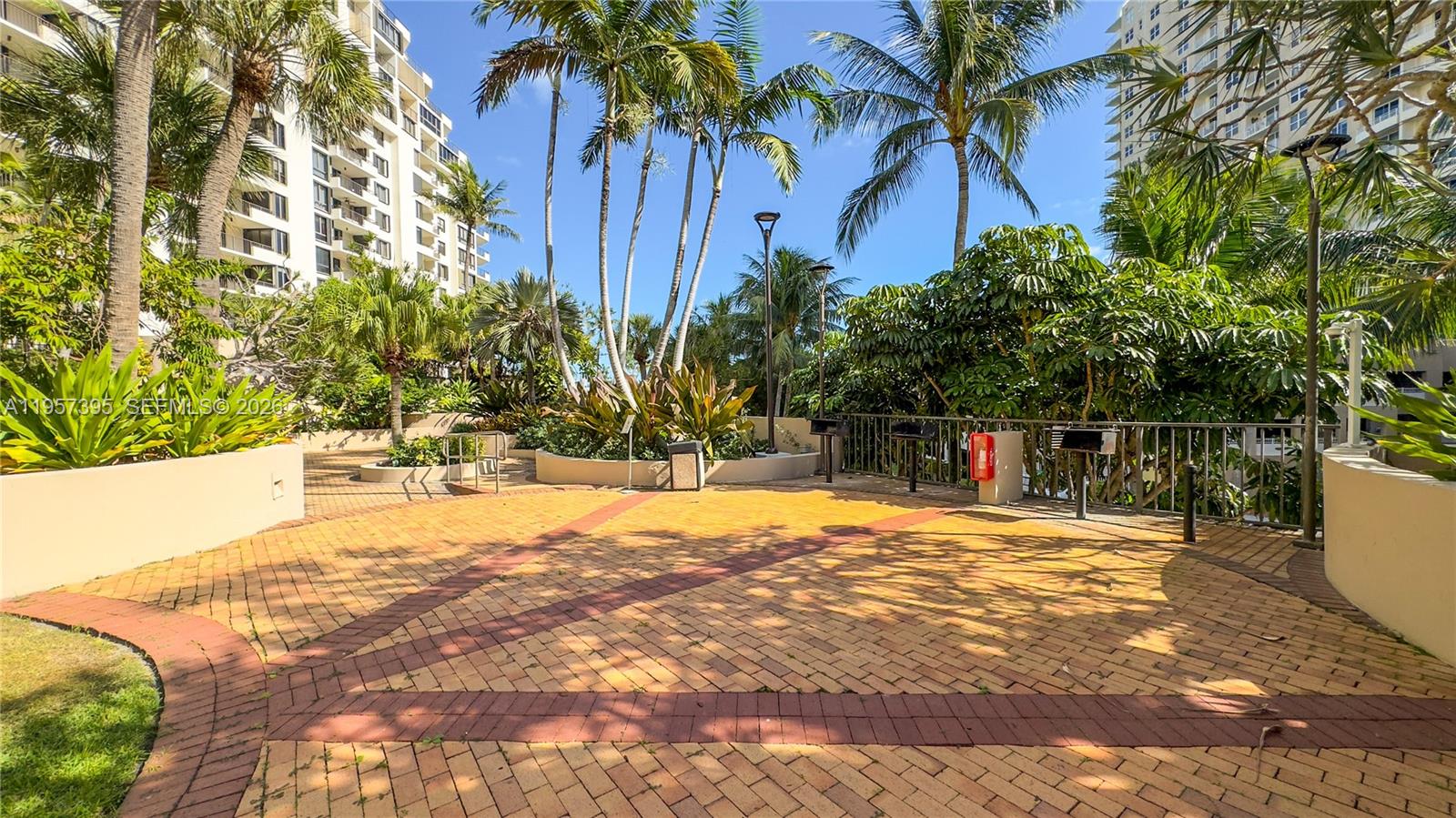 image Brickell Key One65