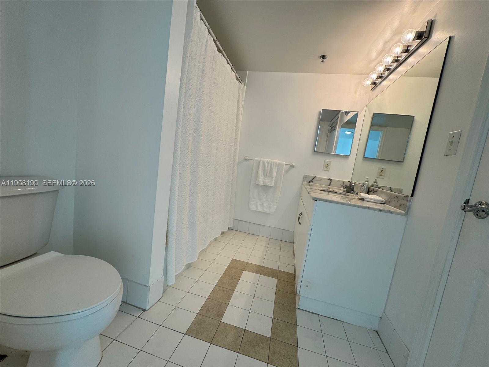 image The Club at Brickell Bay6