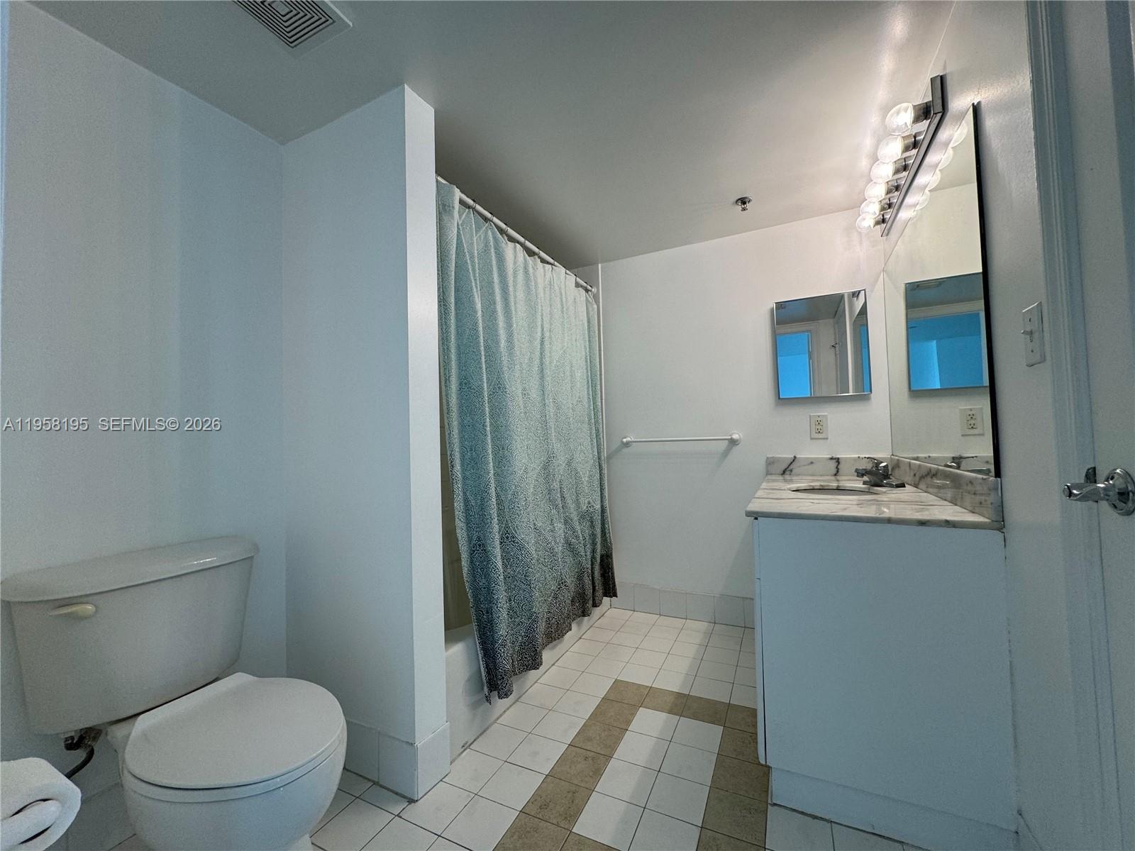 image The Club at Brickell Bay7