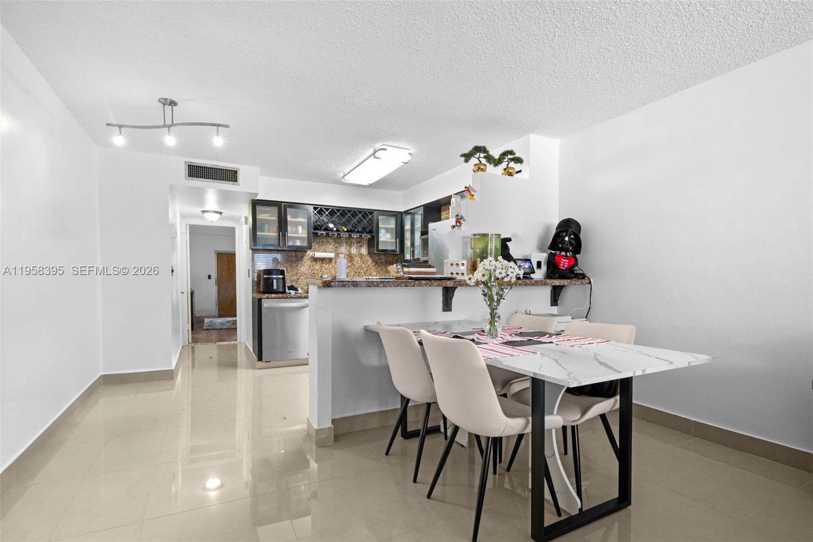 4011 N Meridian Ave #38 Miami Beach, FL 33140