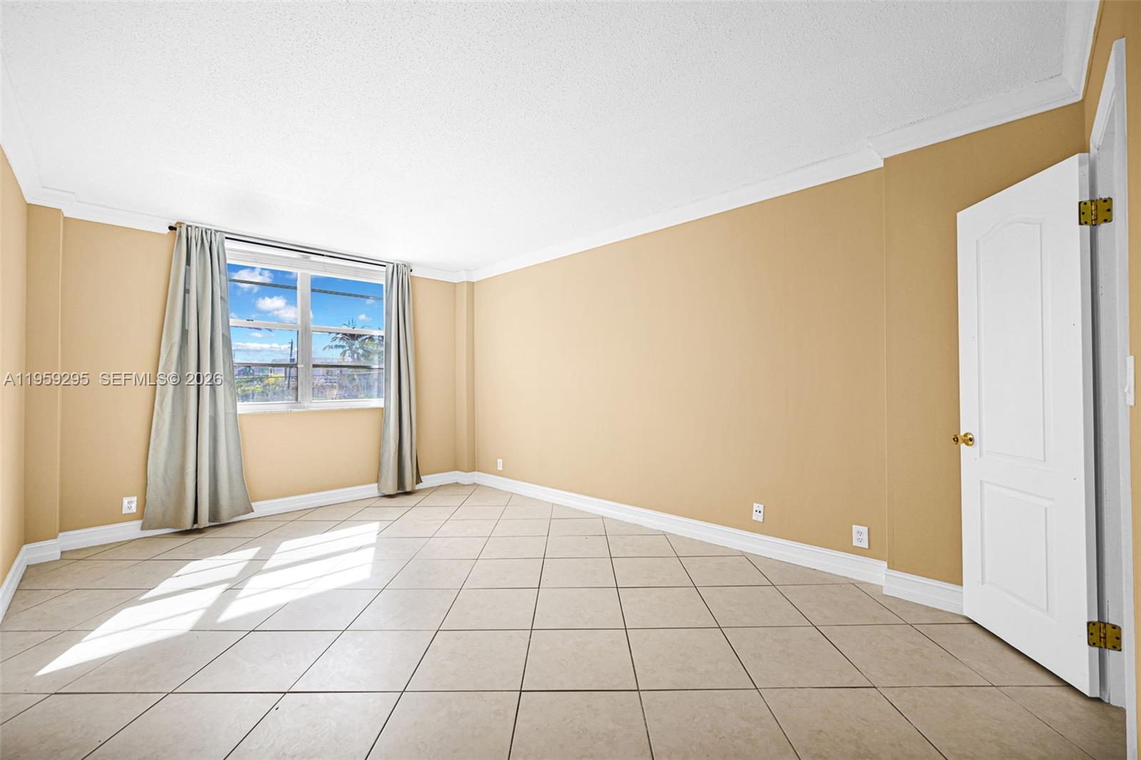 1455 N Treasure Dr #2N North Bay Village, FL 33141