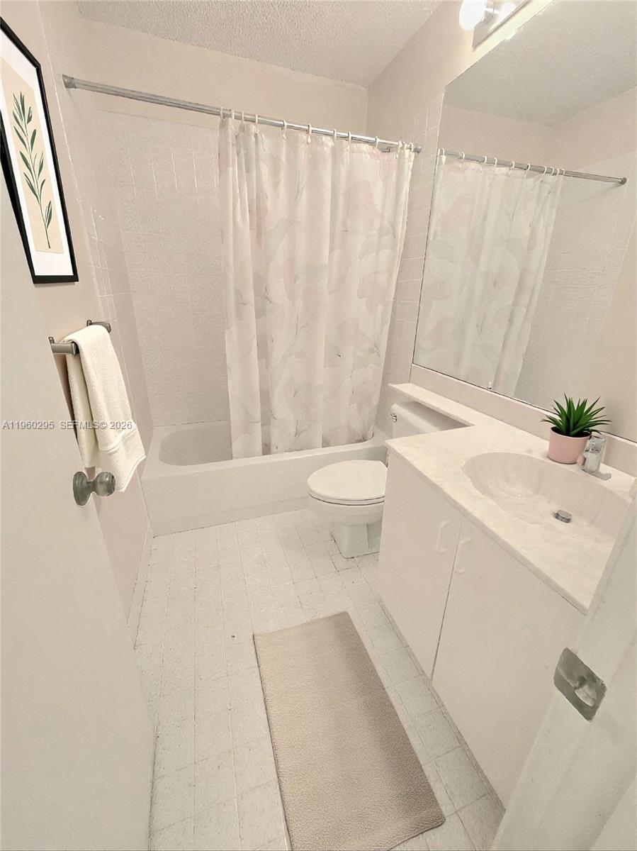 621 NW 205th Ave Pembroke Pines, FL 33029