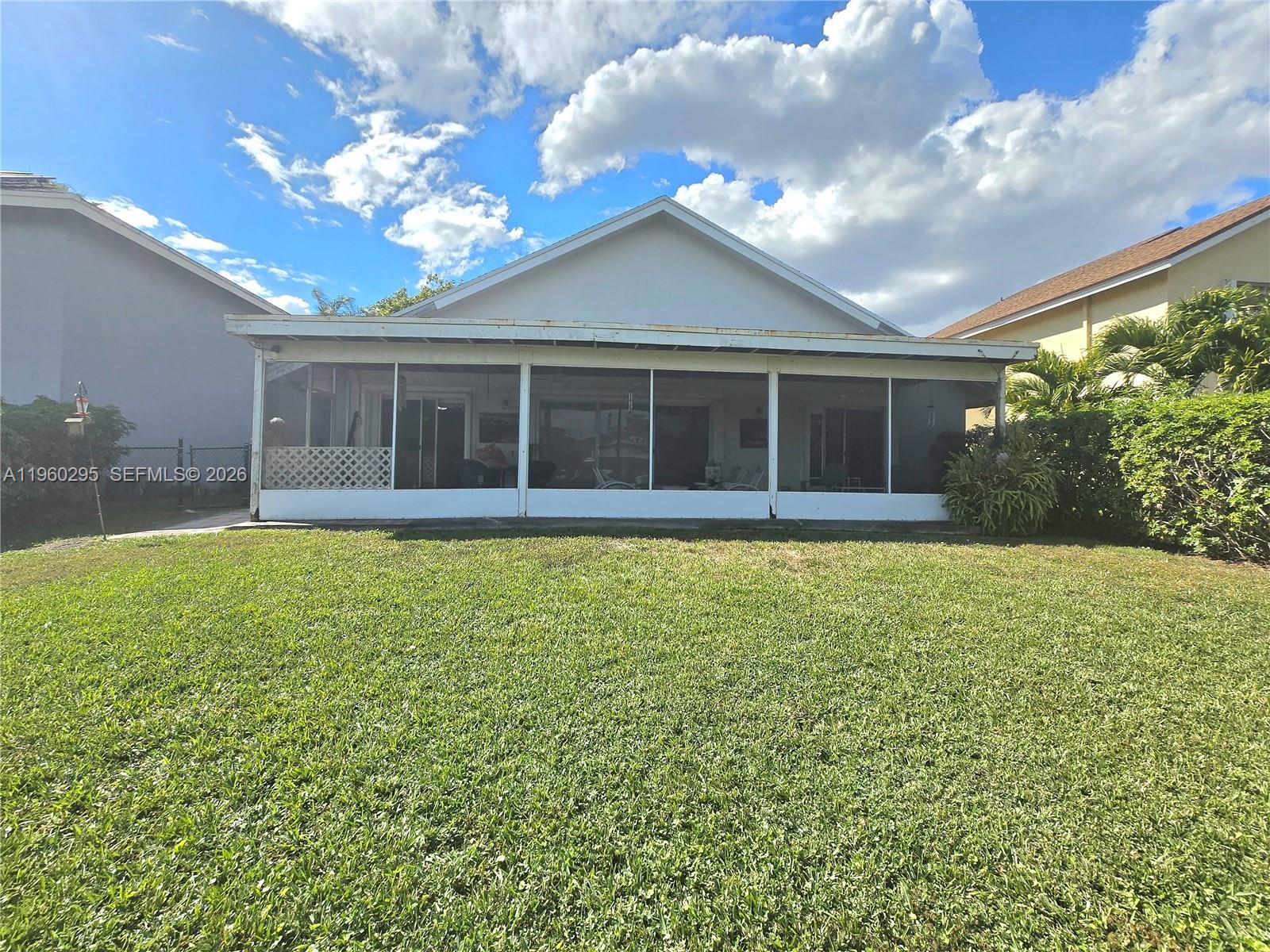 621 NW 205th Ave Pembroke Pines, FL 33029