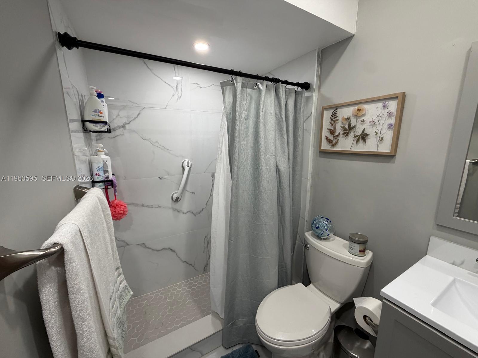 5365 W 14th Ln Hialeah, FL 33012