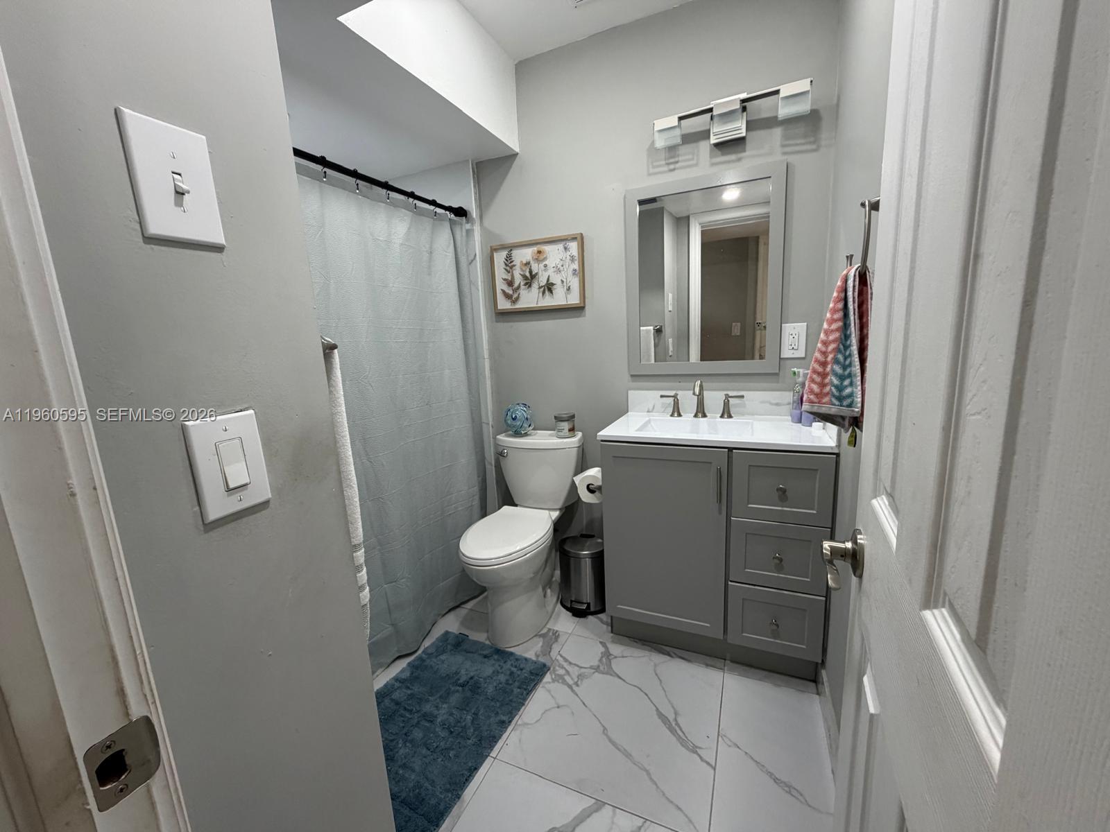 5365 W 14th Ln Hialeah, FL 33012