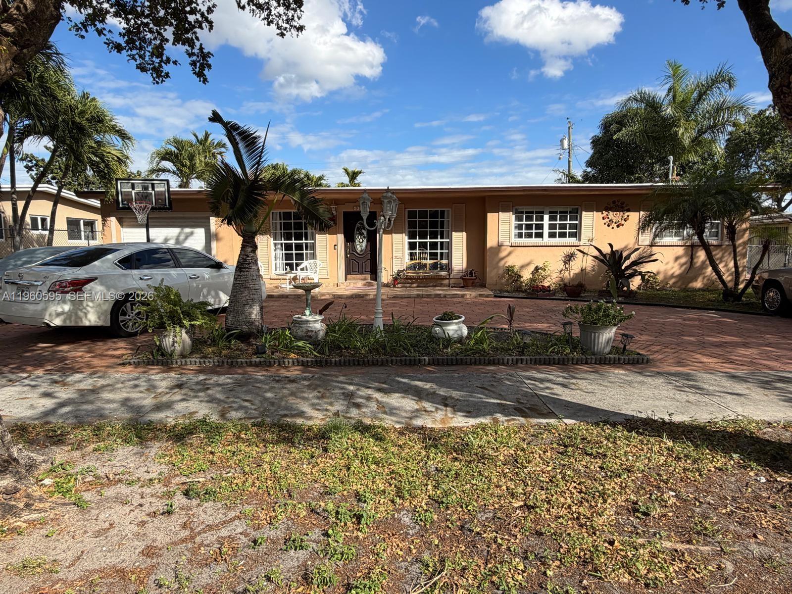 5365 W 14th Ln Hialeah, FL 33012