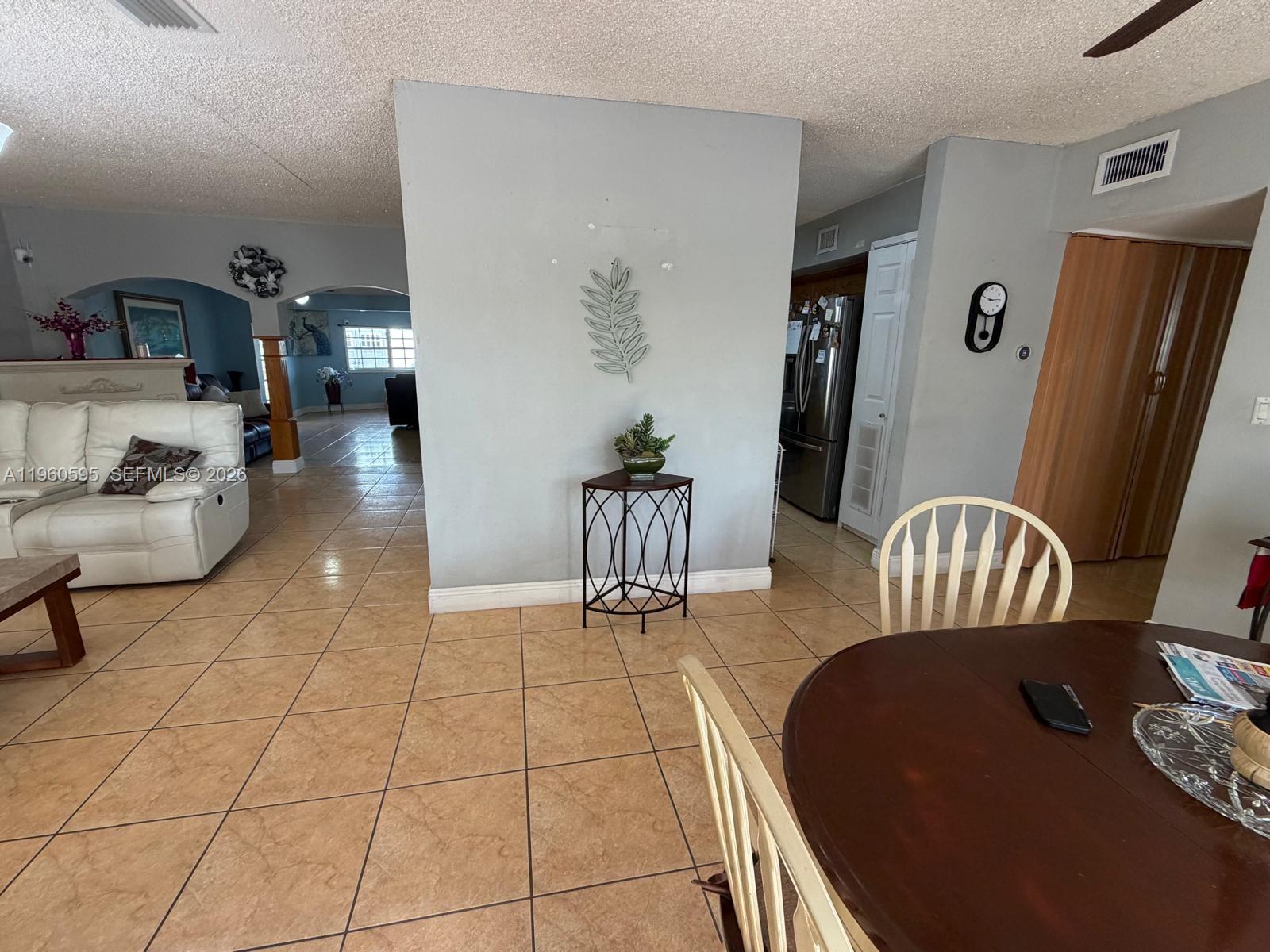 5365 W 14th Ln Hialeah, FL 33012