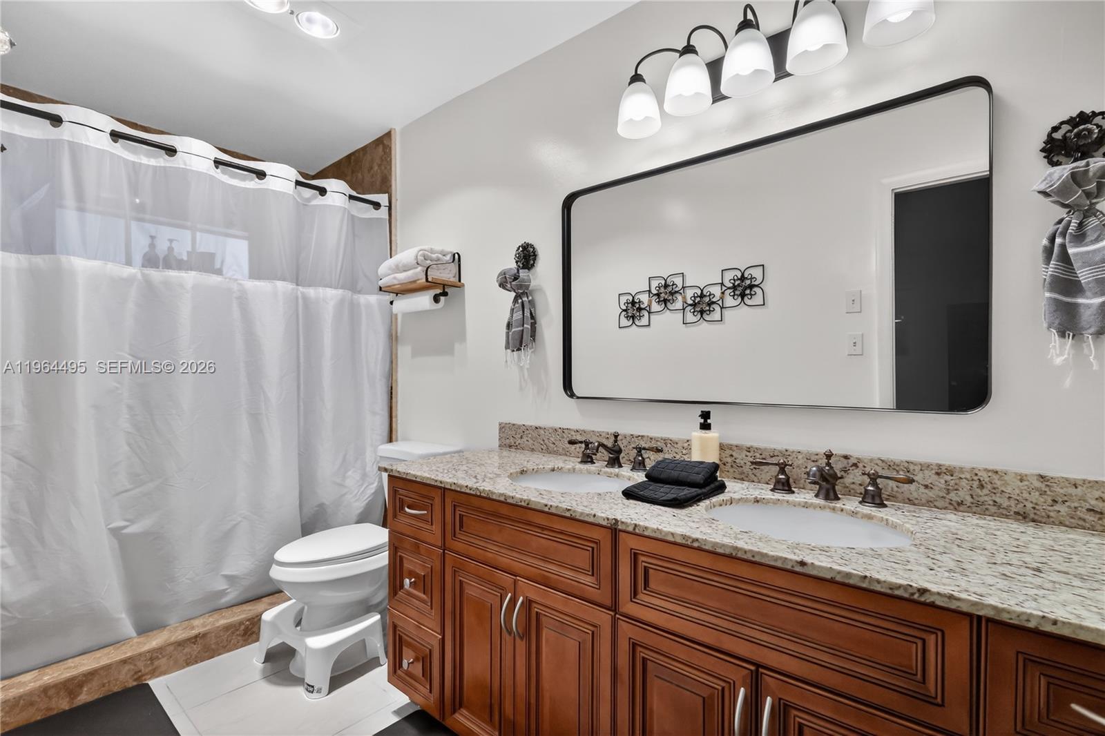 9401 NW 81st Ct Tamarac, FL 33321