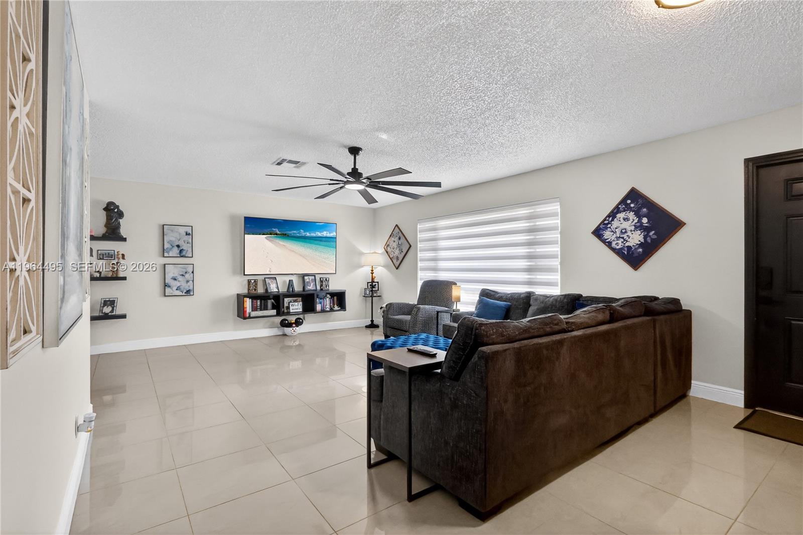 9401 NW 81st Ct Tamarac, FL 33321