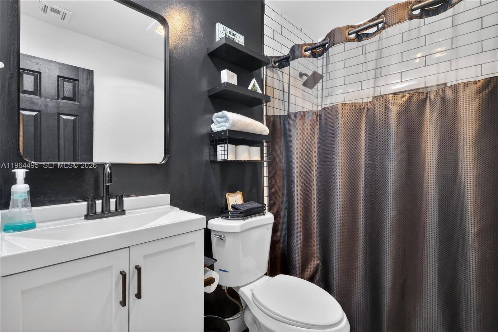 9401 NW 81st Ct Tamarac, FL 33321