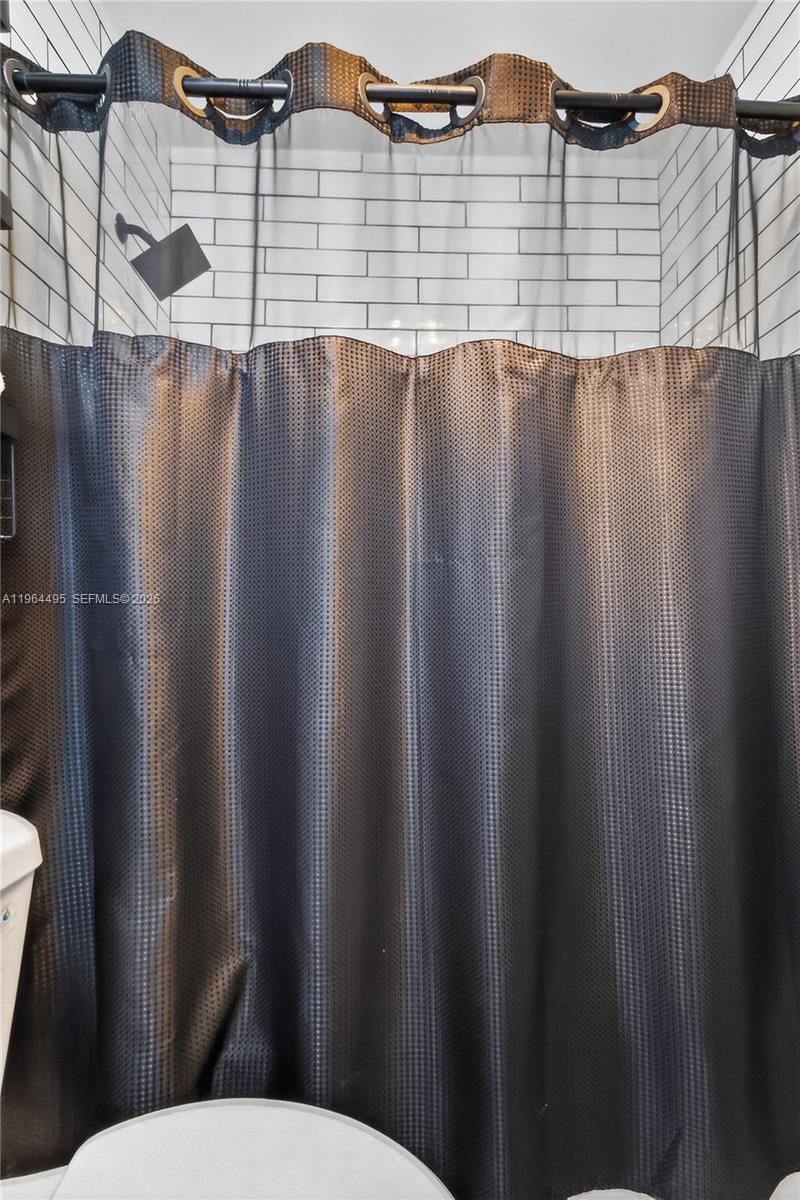 9401 NW 81st Ct Tamarac, FL 33321