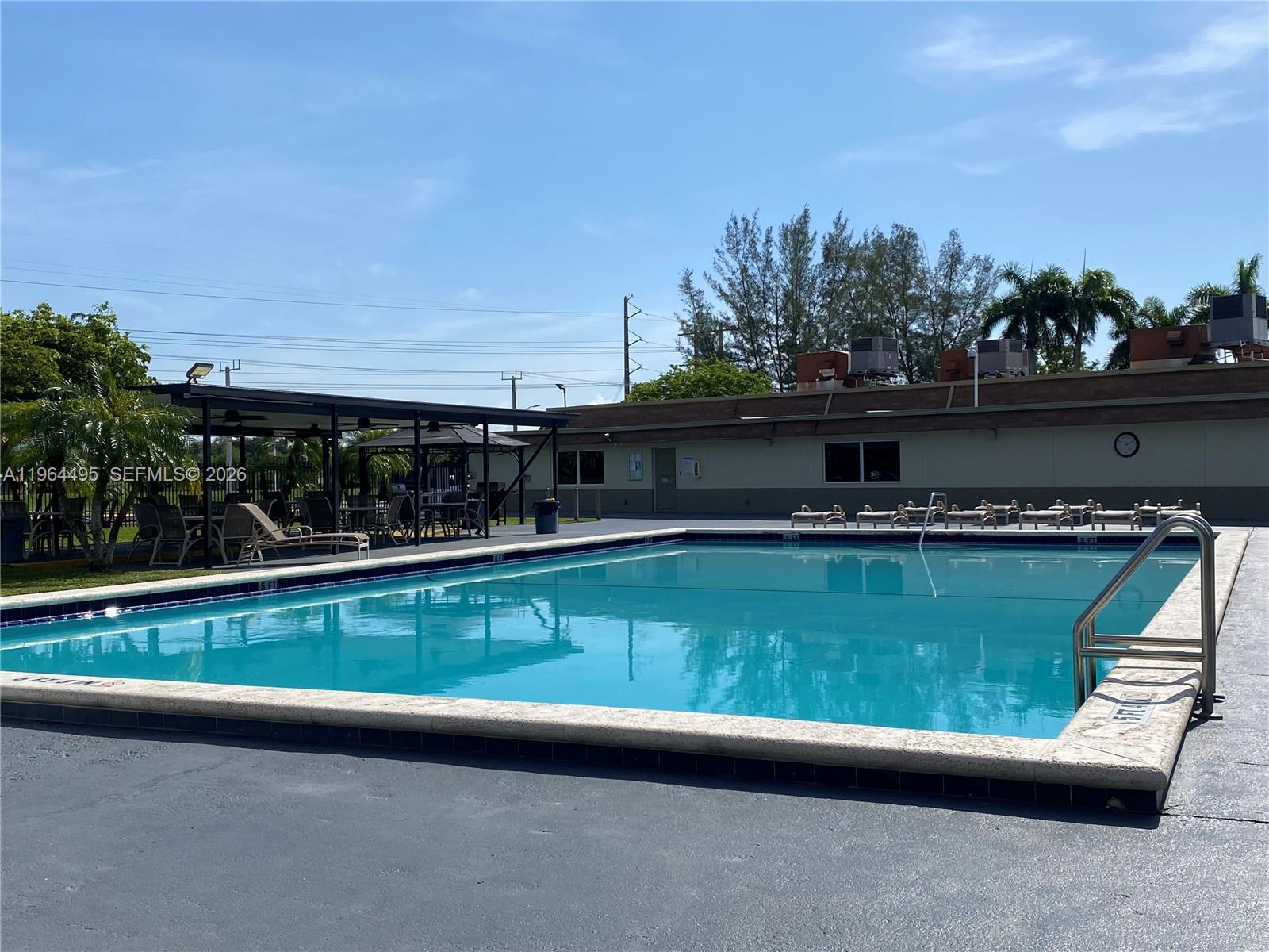 9401 NW 81st Ct Tamarac, FL 33321