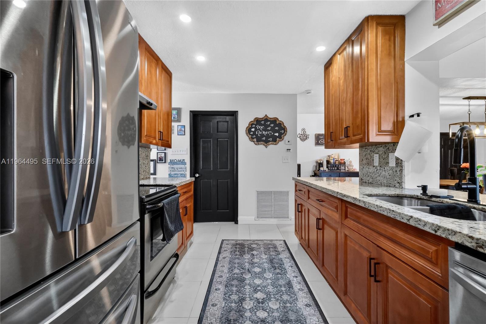 9401 NW 81st Ct Tamarac, FL 33321