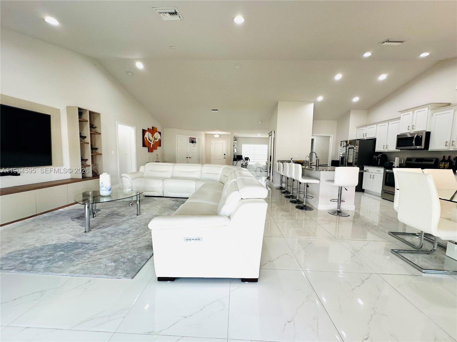 1137 NE 4th Pl Cape Coral, FL 33909