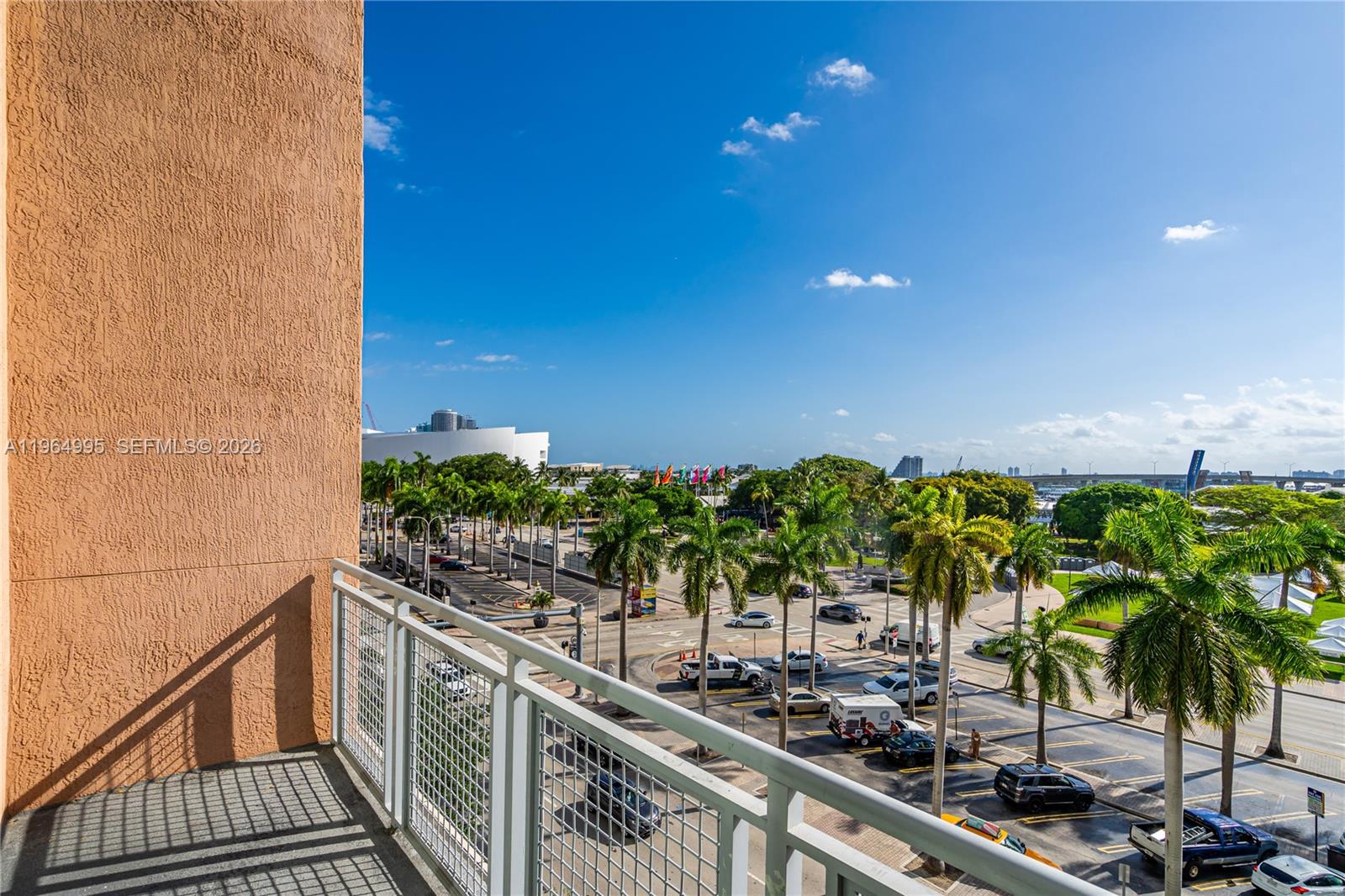 image Vizcayne North17