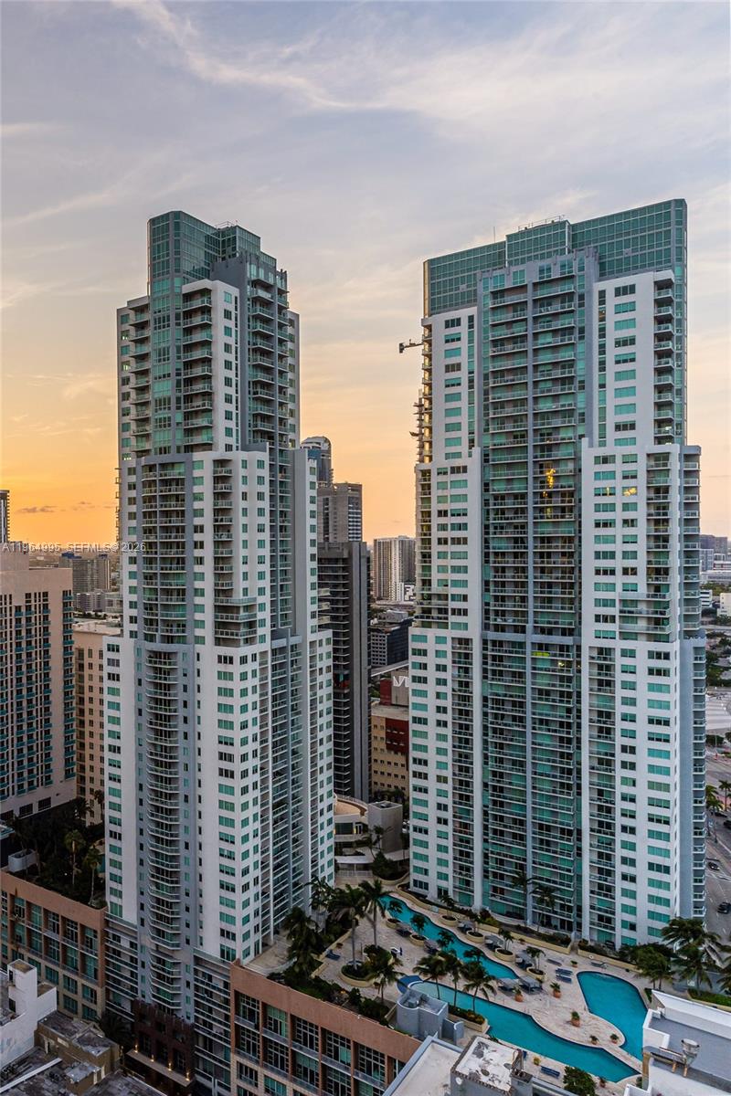 image Vizcayne North32