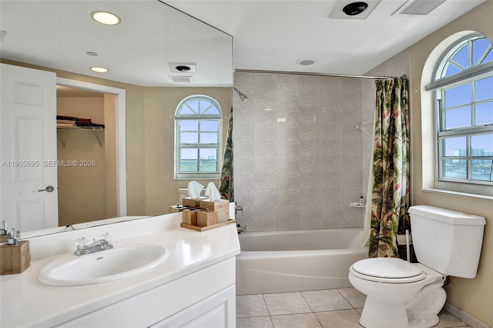 301 N Birch Rd #8N Fort Lauderdale, FL 33304