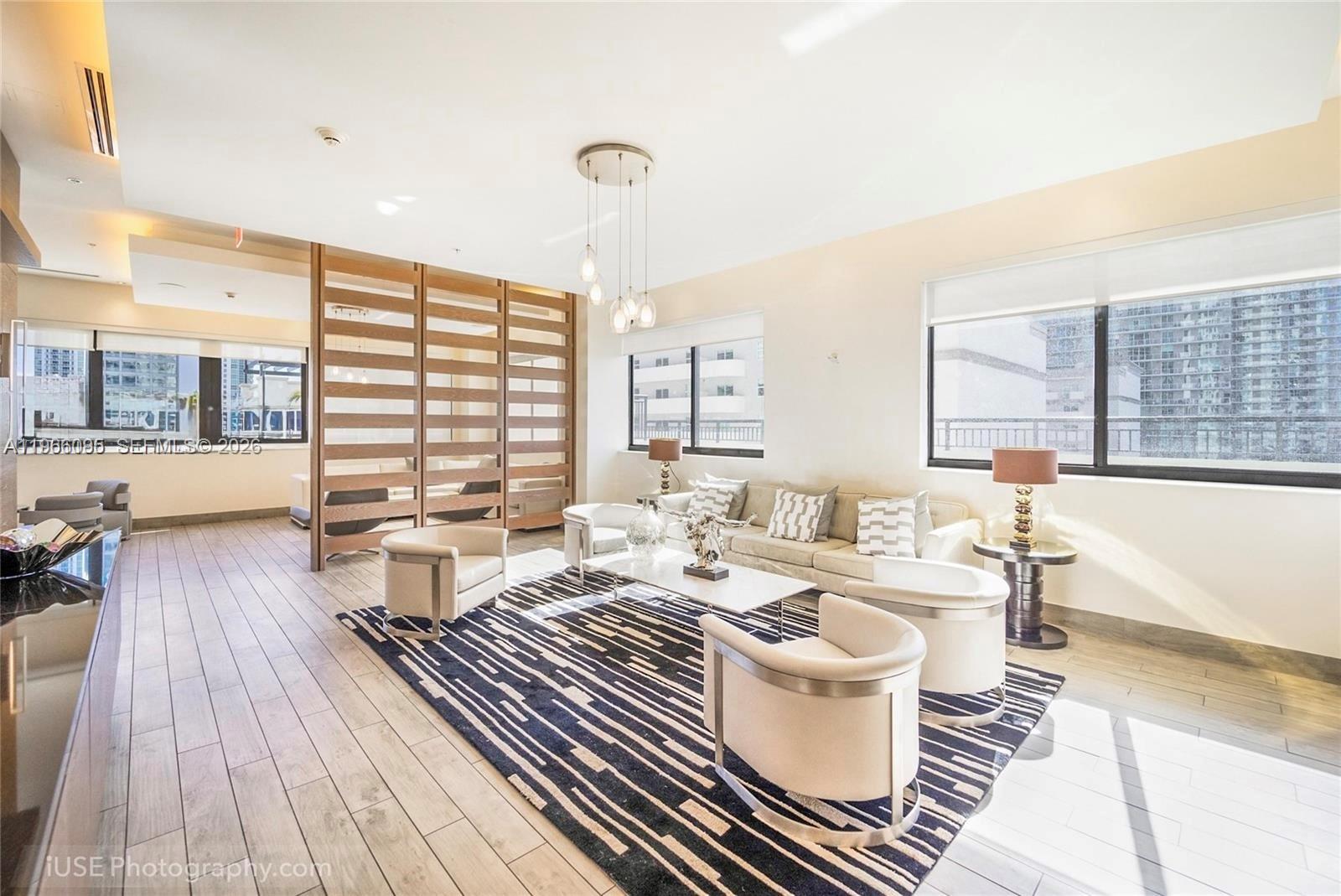 image Nine at Mary Brickell Village13