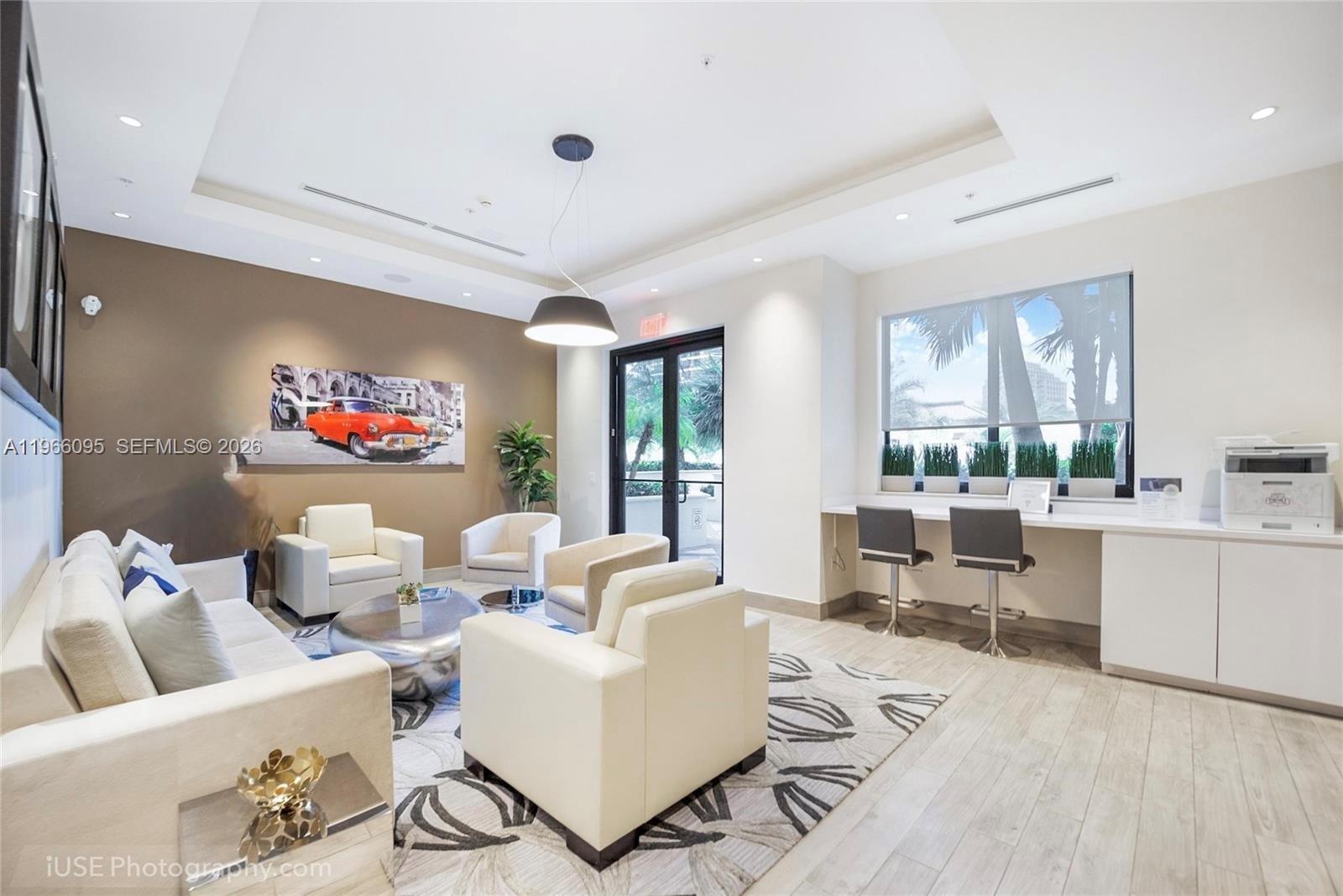 image Nine at Mary Brickell Village15