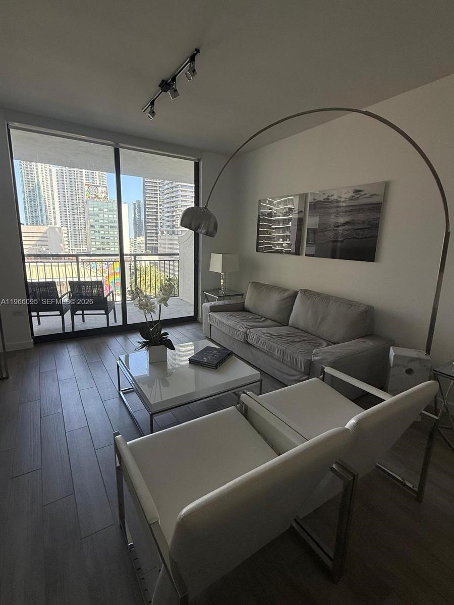 image Nine at Mary Brickell Village2