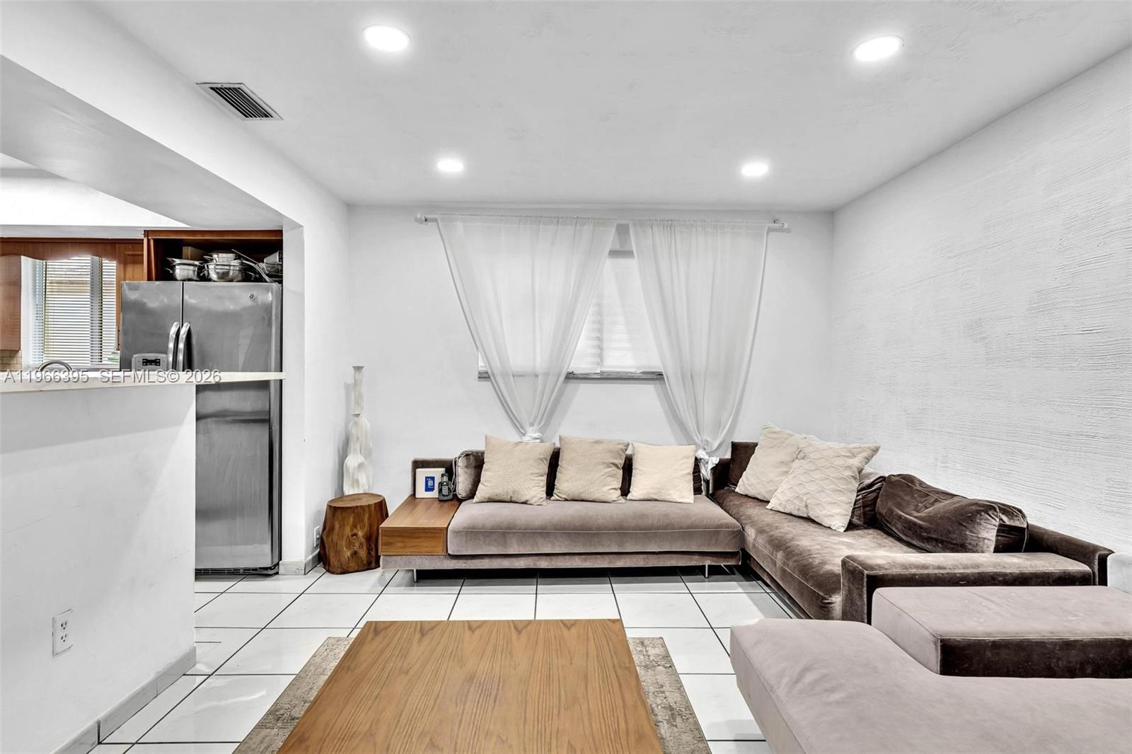 9524 Byron Ave Surfside, FL 33154