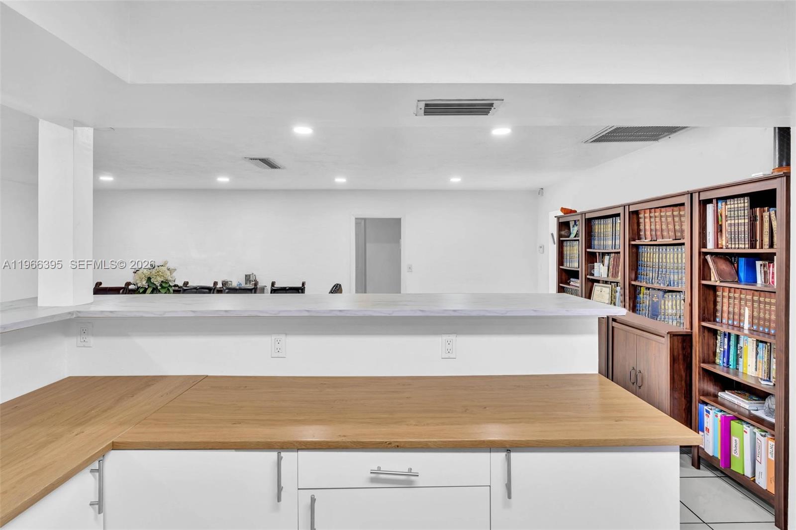 9524 Byron Ave Surfside, FL 33154