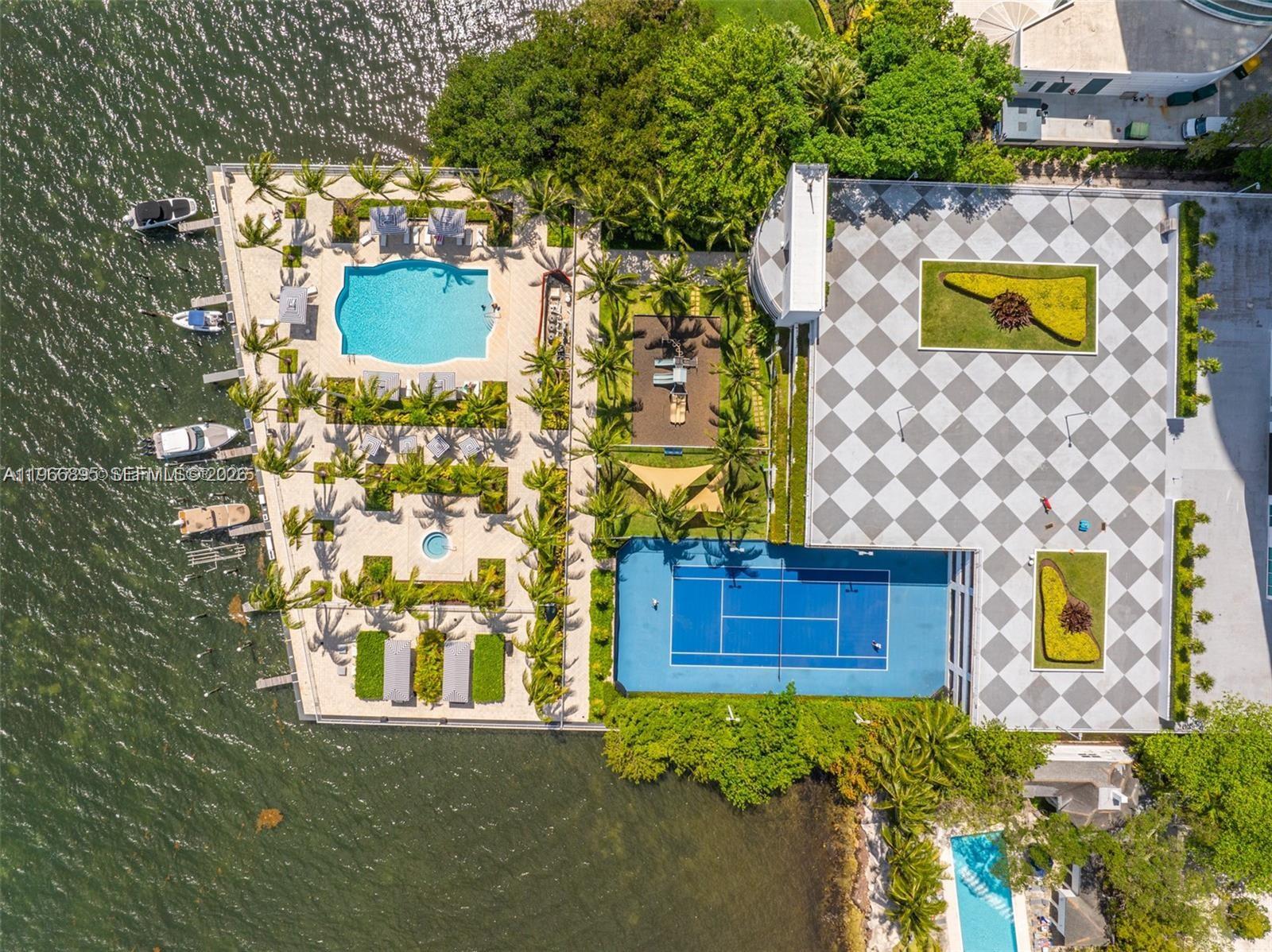 image Skyline on Brickell18