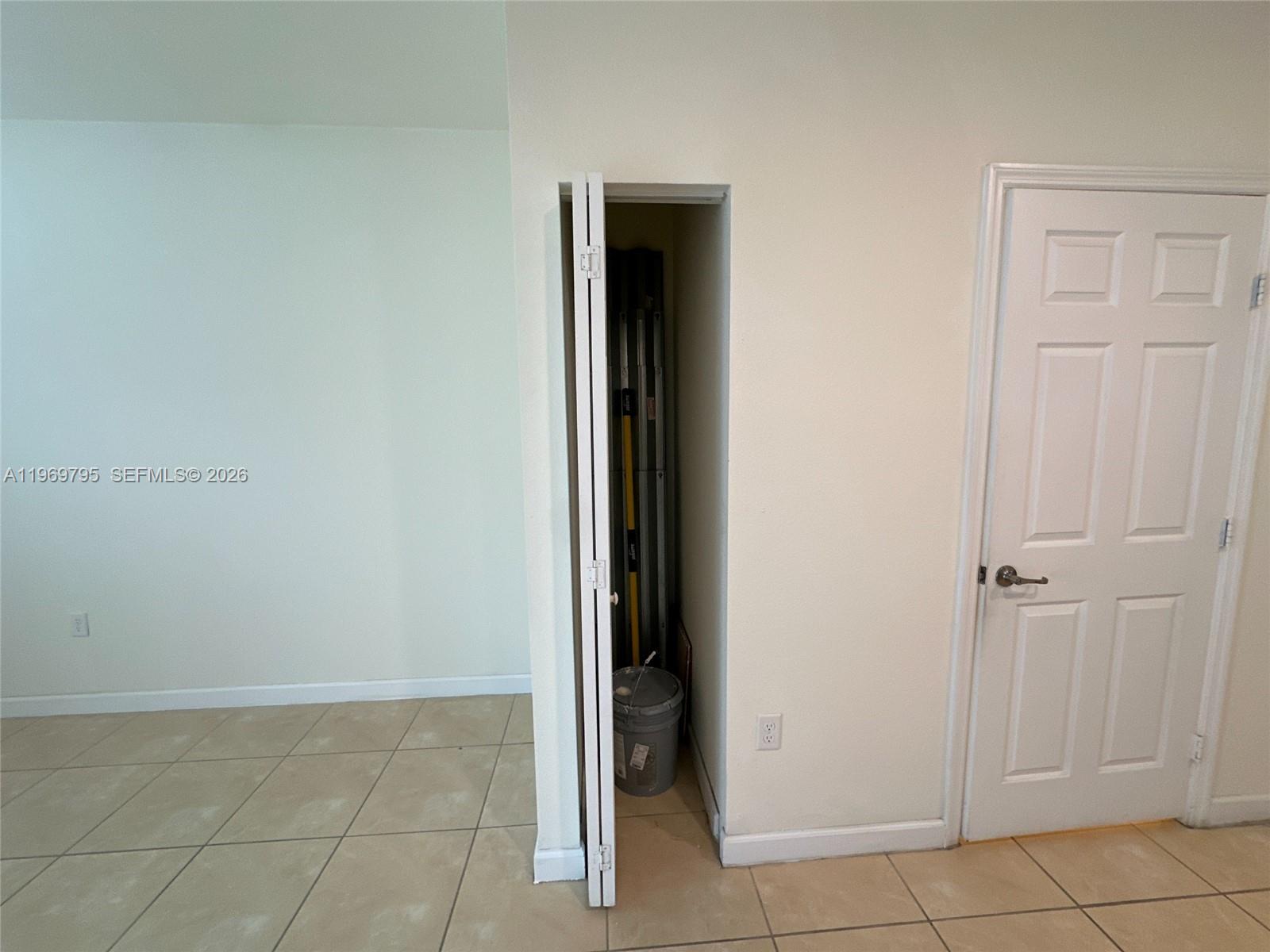 9374 W 32nd Ln Hialeah, FL 33018