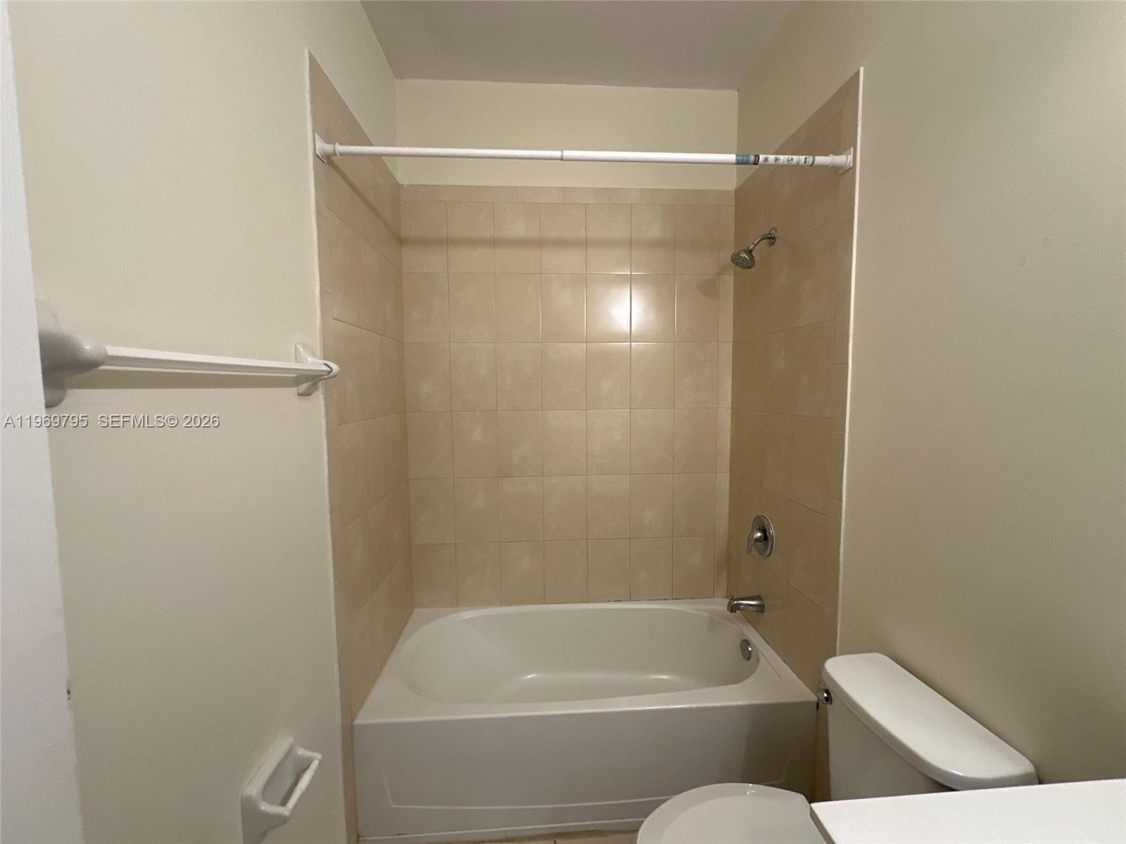 9374 W 32nd Ln Hialeah, FL 33018