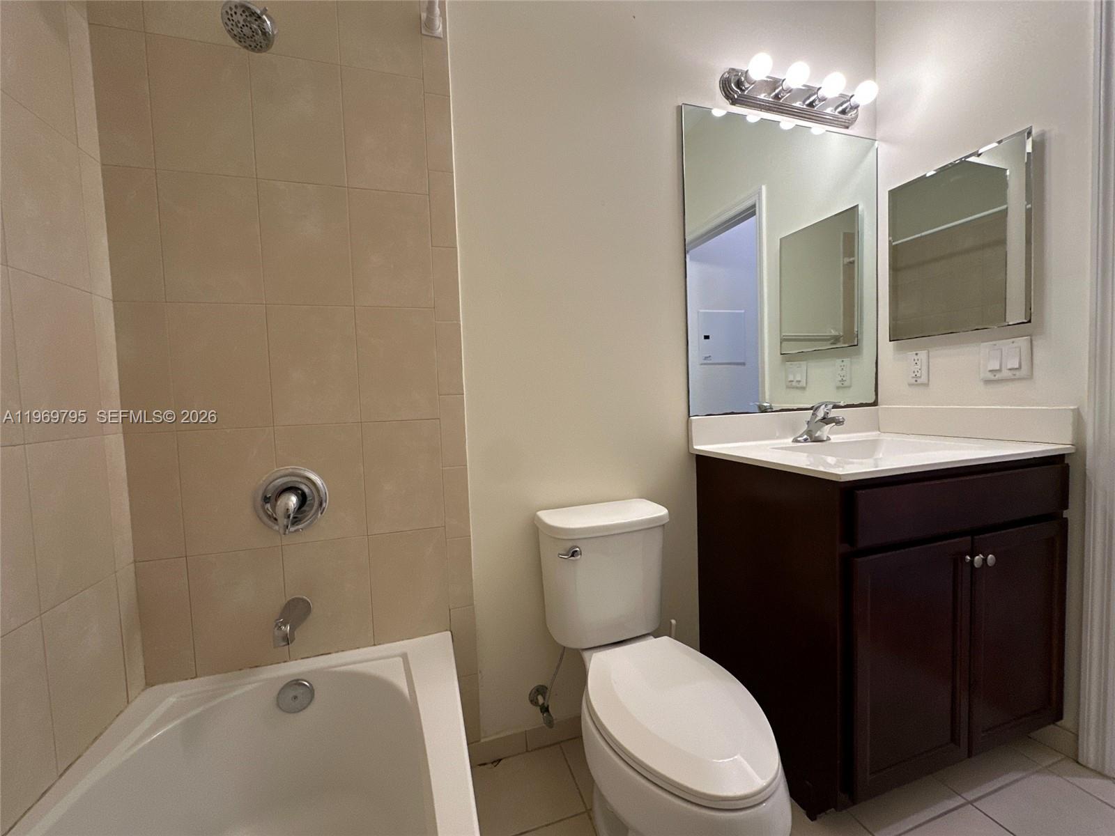 9374 W 32nd Ln Hialeah, FL 33018