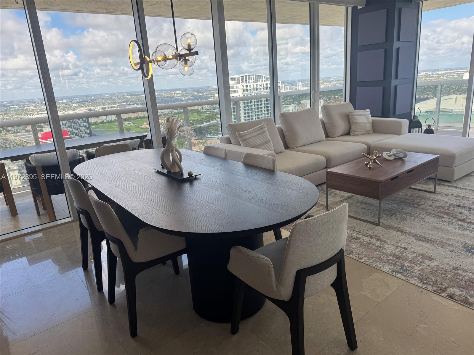 image Beach Club 212