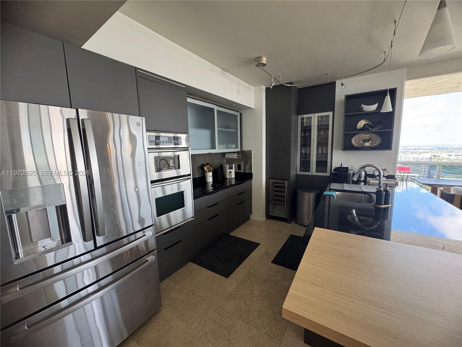 image Beach Club 218