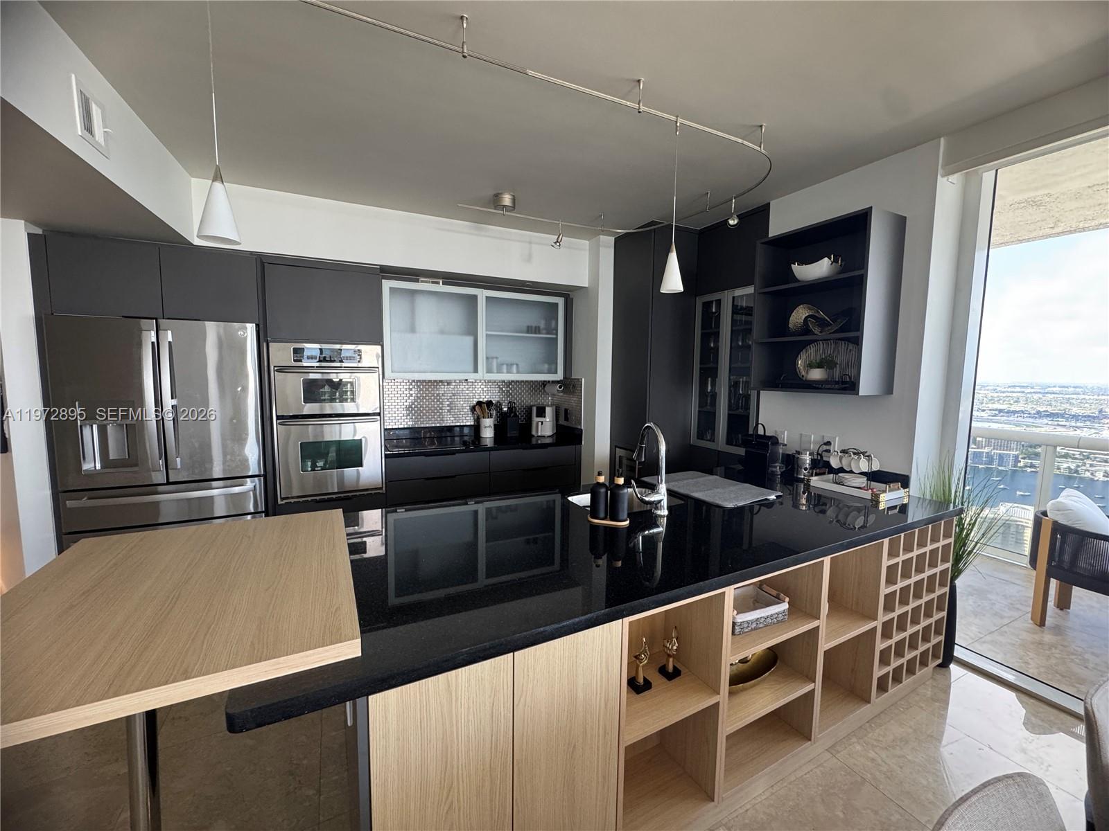 image Beach Club 220