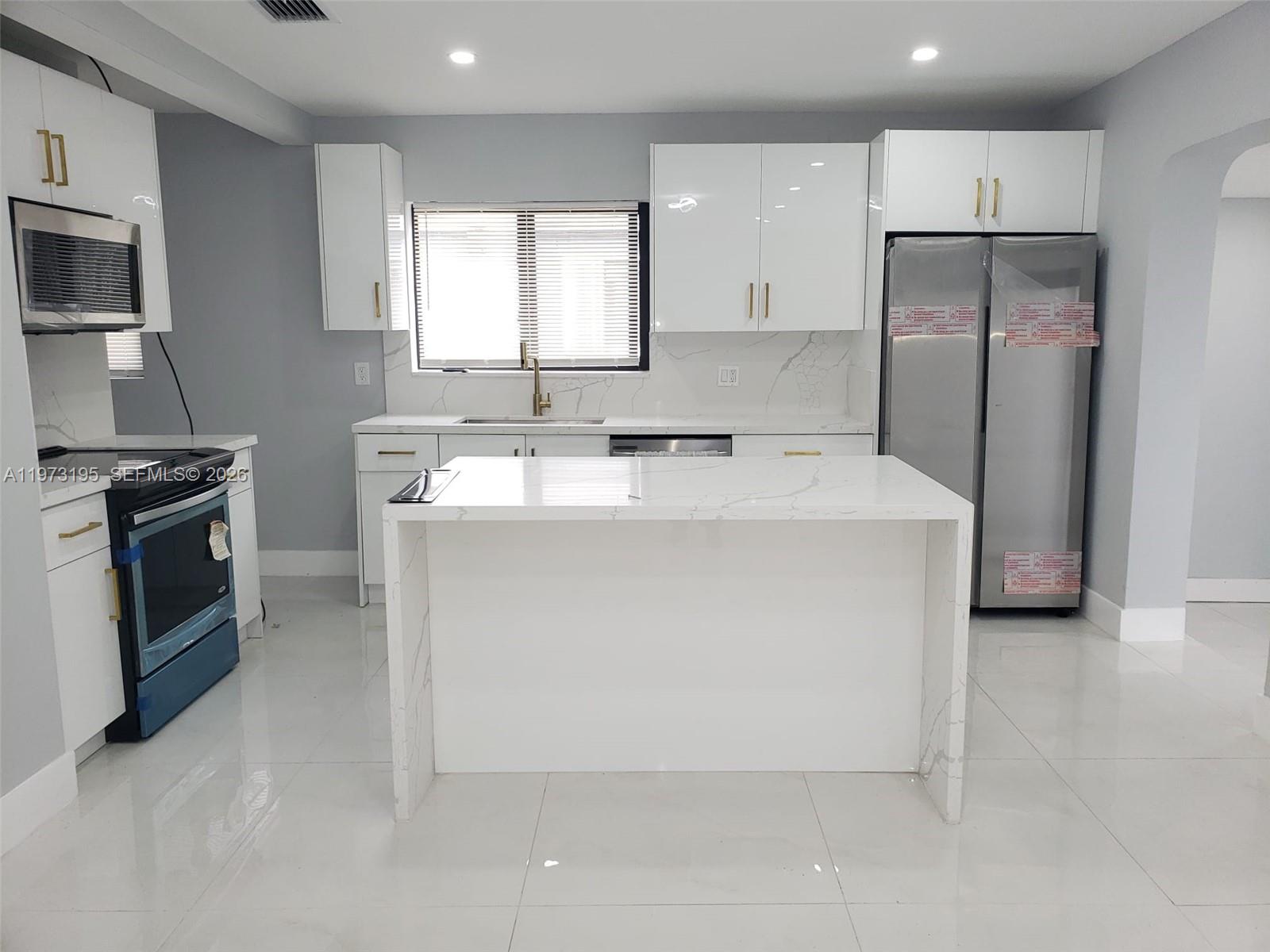 150 NE 169th Ter North Miami Beach, FL 33162