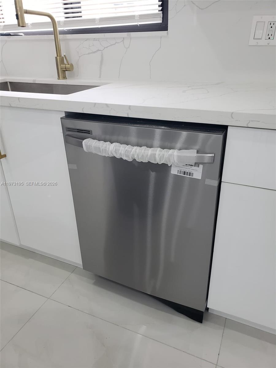 150 NE 169th Ter North Miami Beach, FL 33162