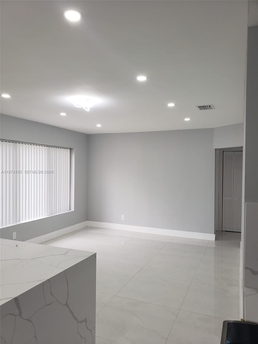 150 NE 169th Ter North Miami Beach, FL 33162