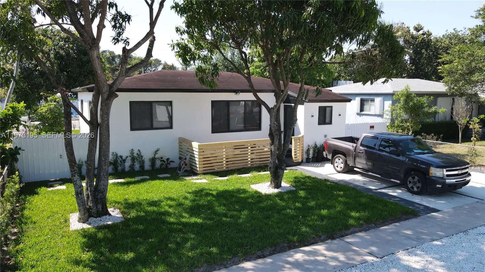 150 NE 169th Ter North Miami Beach, FL 33162