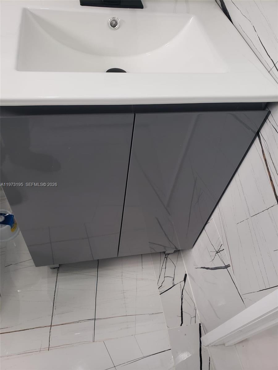 150 NE 169th Ter North Miami Beach, FL 33162