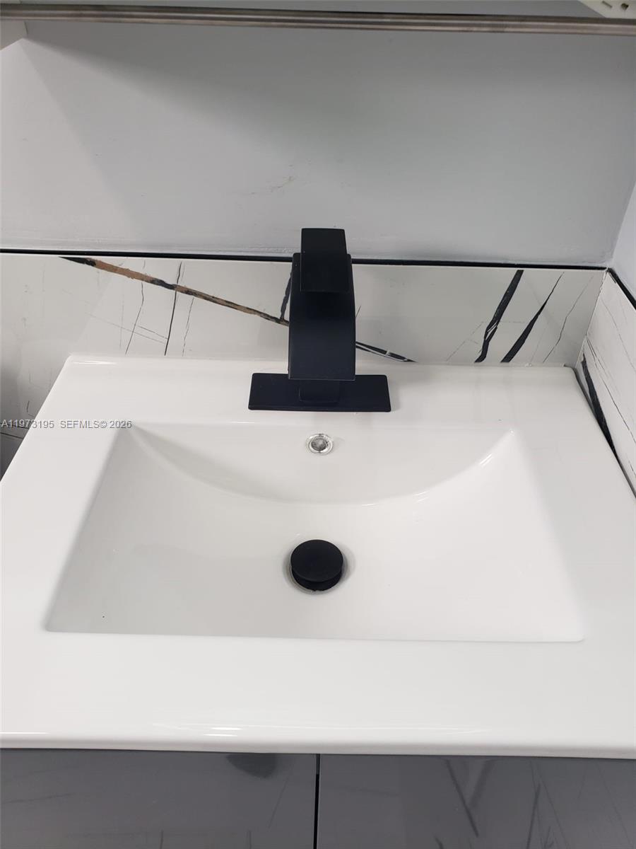 150 NE 169th Ter North Miami Beach, FL 33162