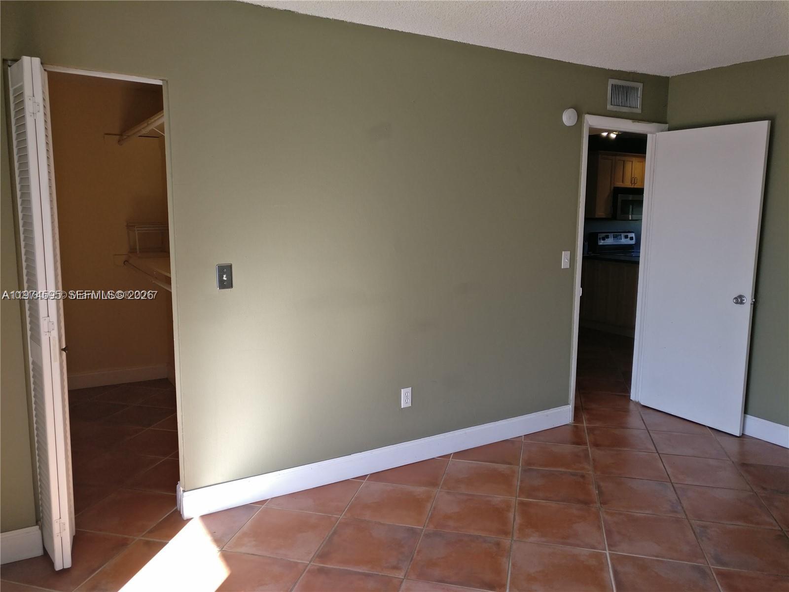 1801 S Treasure Dr #502 North Bay Village, FL 33141