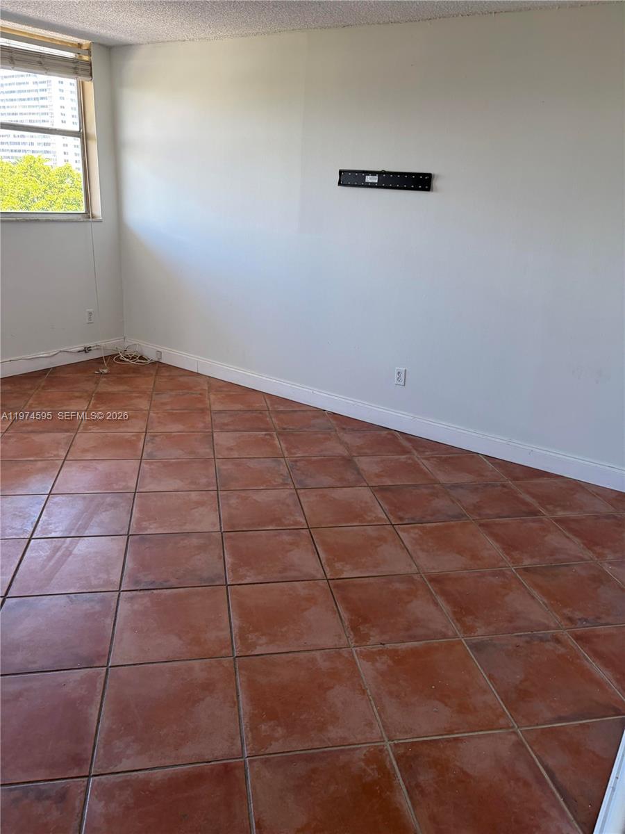 1801 S Treasure Dr #502 North Bay Village, FL 33141