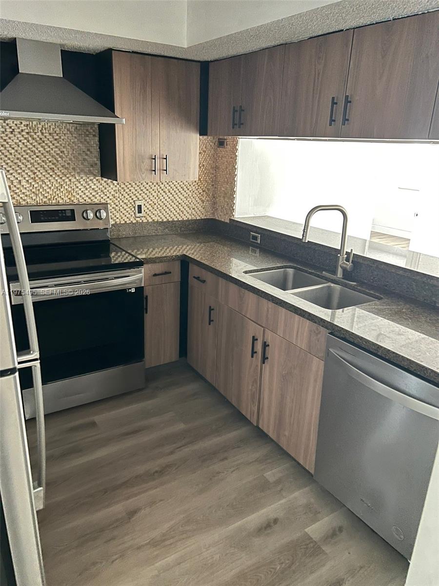 440 S Park Rd #4-202