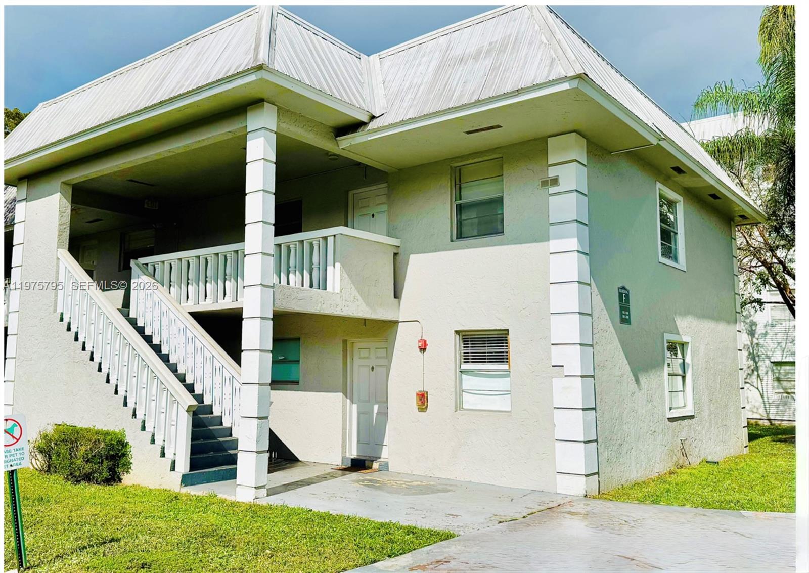 17255 SW 95th Ave #101 Palmetto Bay, FL 33157