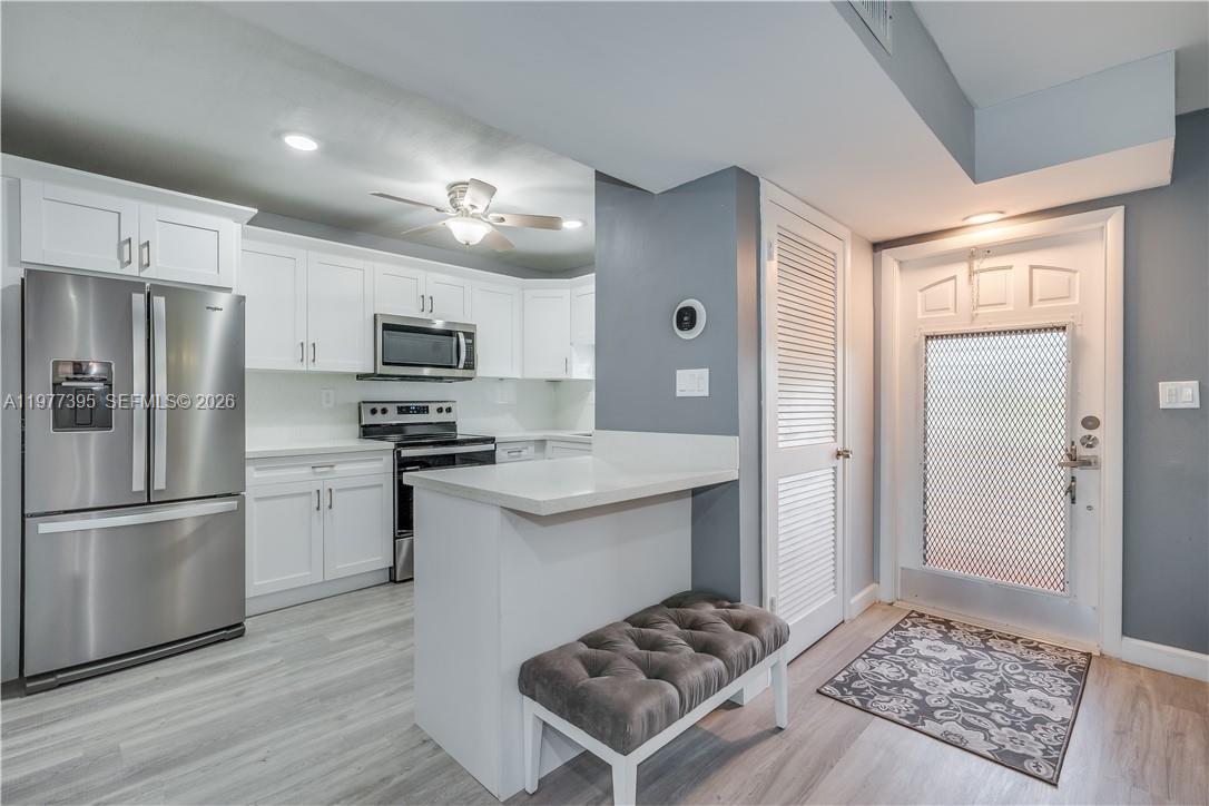 681 S Hollybrook Dr #305