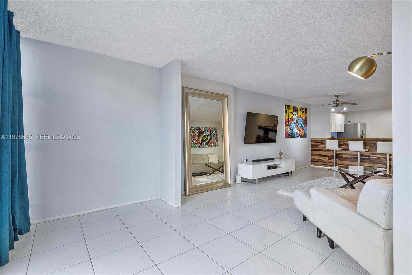 600 Parkview Dr #227 Hallandale Beach, FL 33009