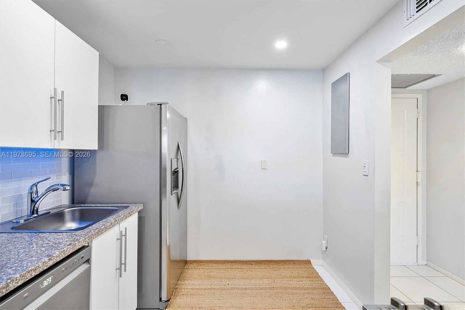 600 Parkview Dr #227 Hallandale Beach, FL 33009