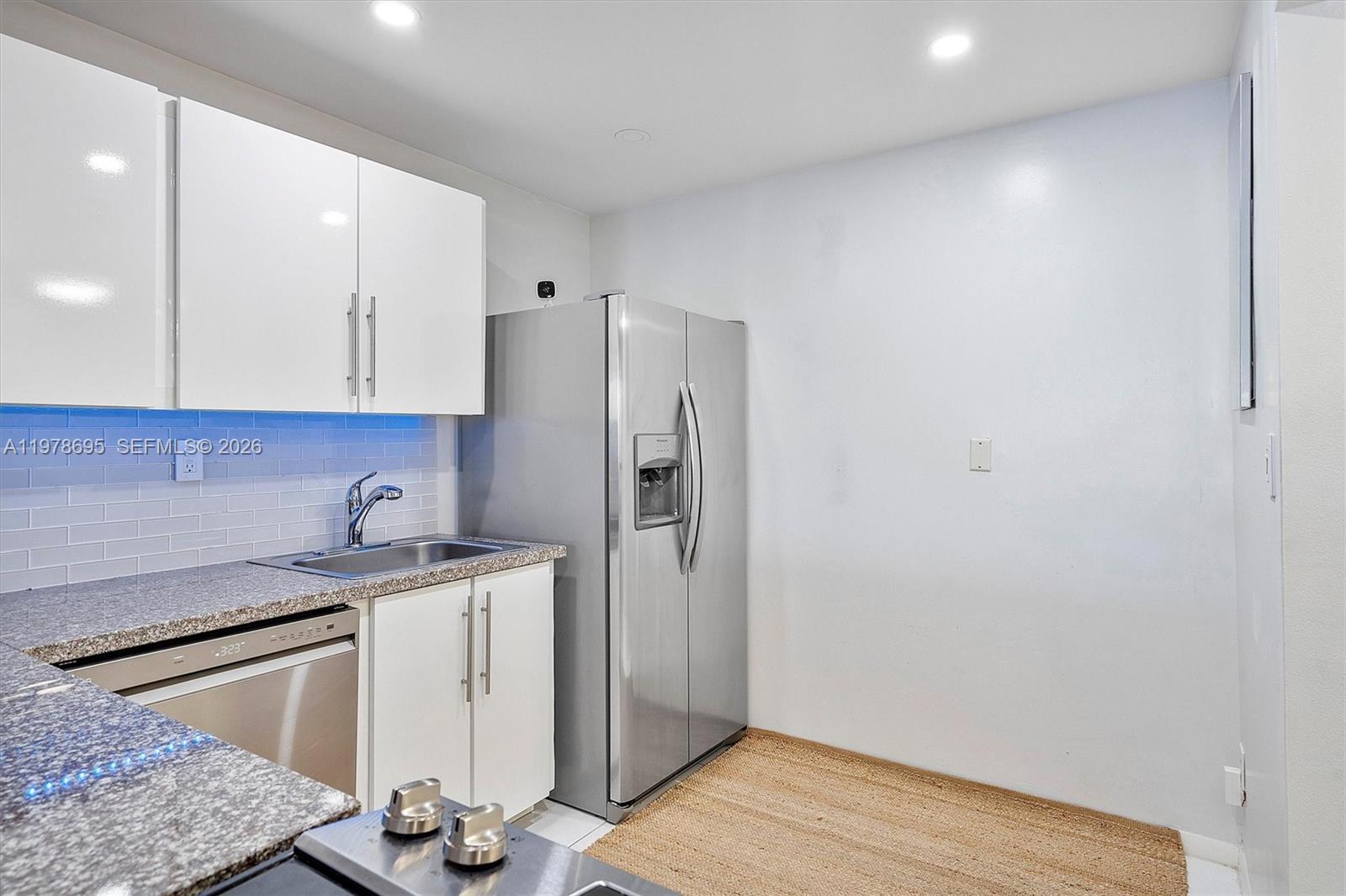 600 Parkview Dr #227 Hallandale Beach, FL 33009