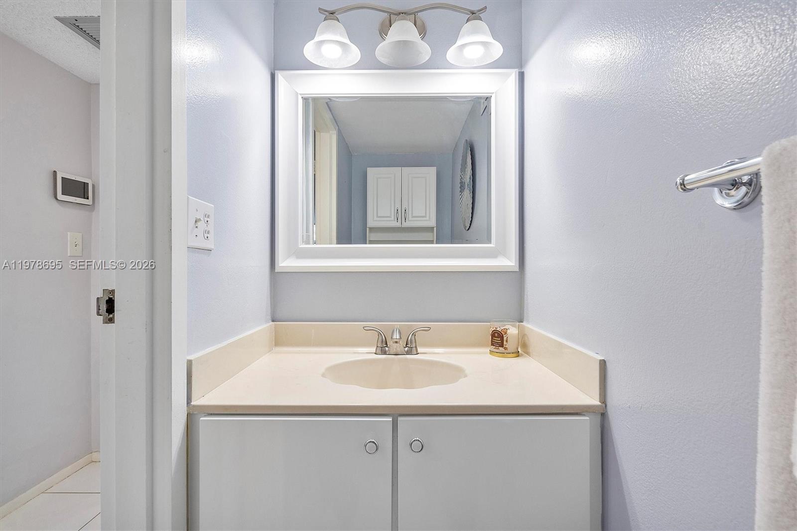 600 Parkview Dr #227 Hallandale Beach, FL 33009